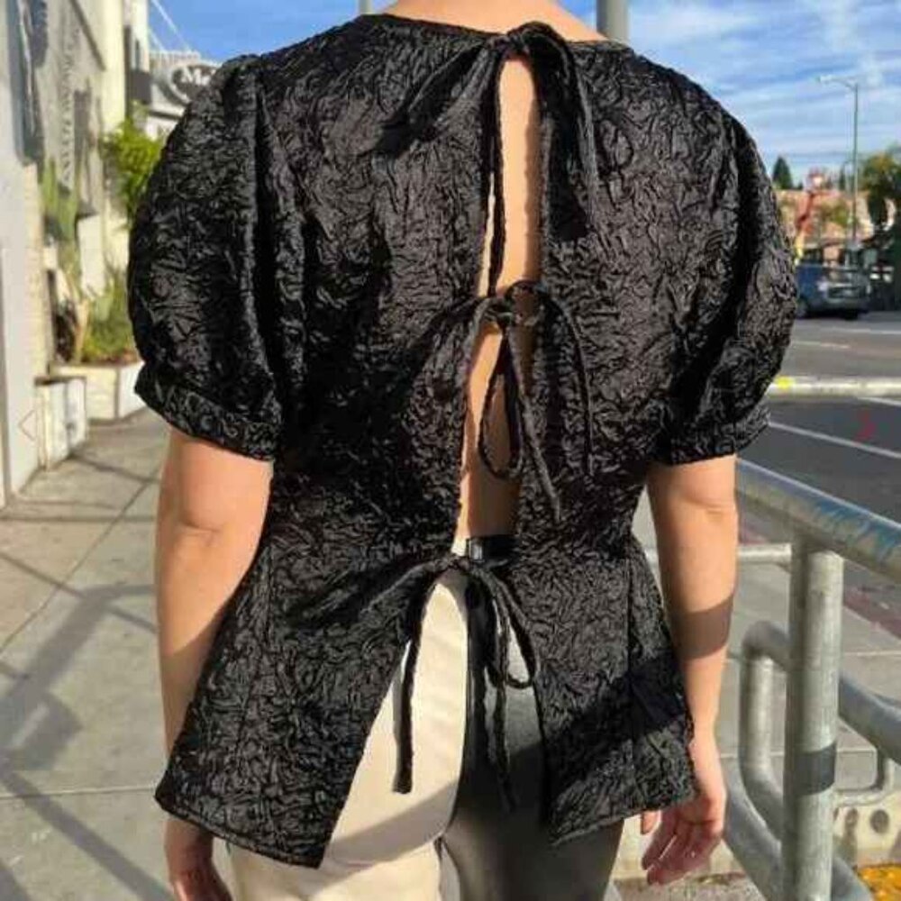 Lisa Says Gah Millie Top in Onyx Black